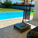 Emanuel Villa *