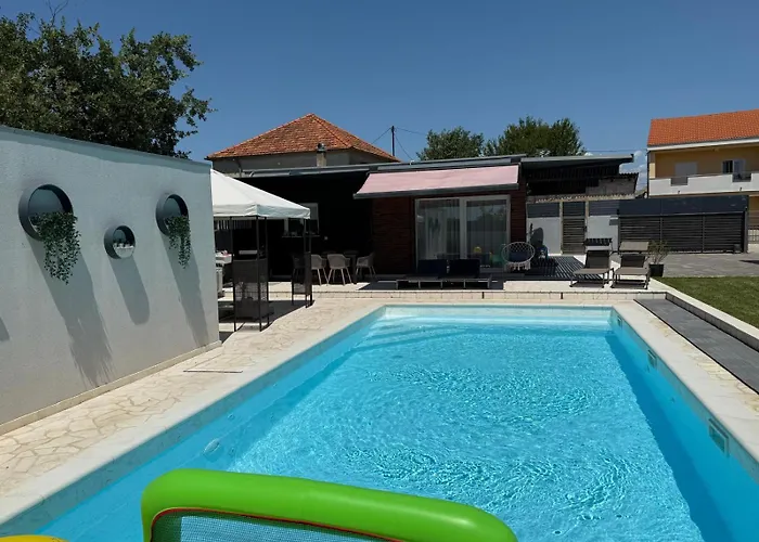 Emanuel Вилла *