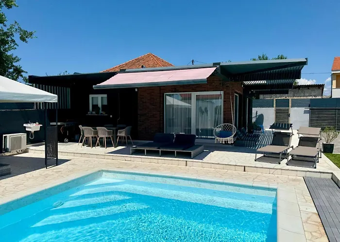 Emanuel Вилла Задар